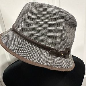 Elegant Houndstooth Fedora Hat with Brown Band